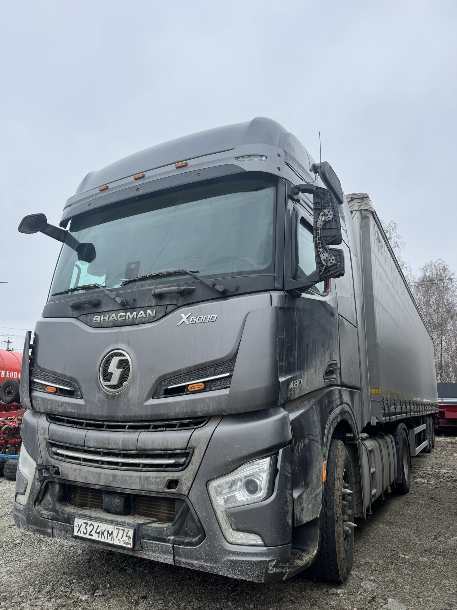 Грузовики и спецтехника